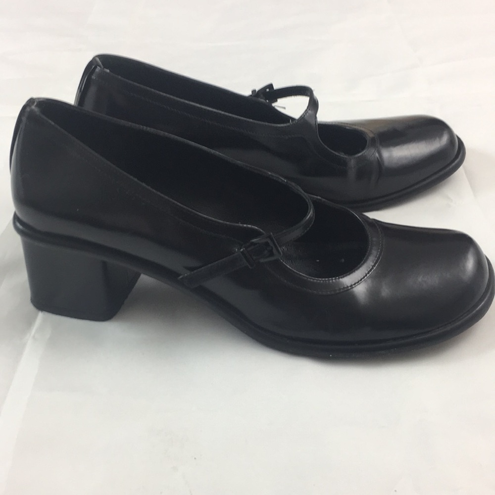 Via spiga woman’s black 2”heel shoes 8M
